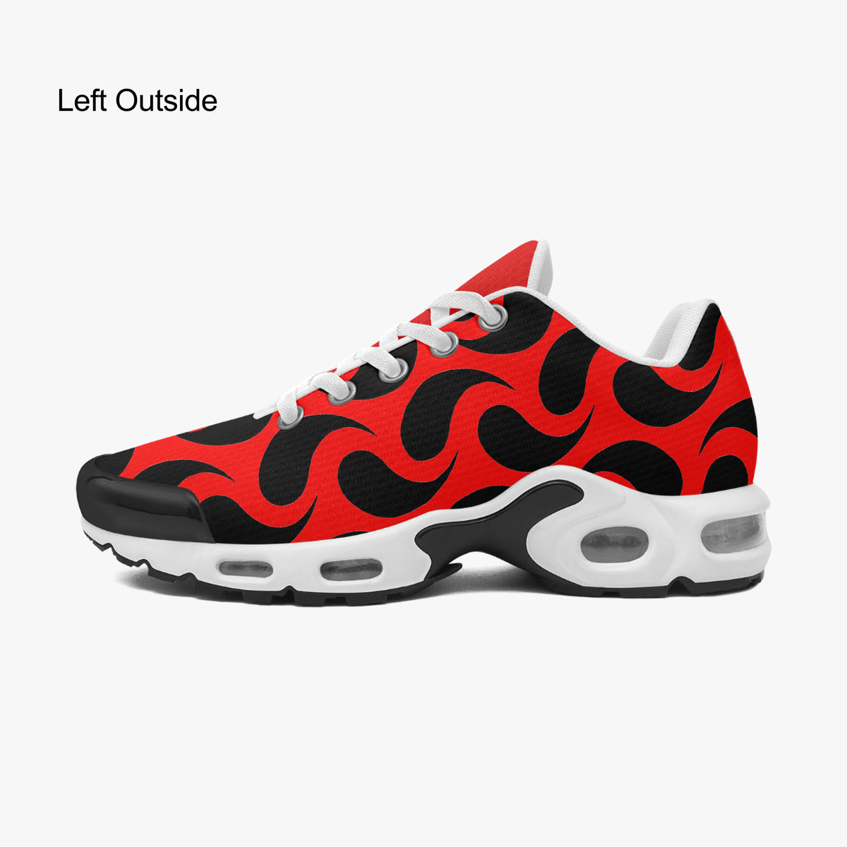 Linke Seitenansicht roter Herren Flammen-Print Mesh Sneaker auf weißem Hintergrund, alternativer Winkel