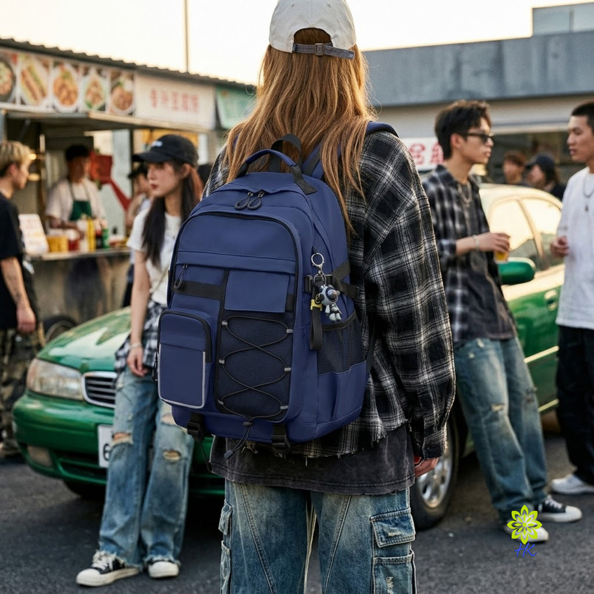 Geräumiger Rucksack für Schule und Reise