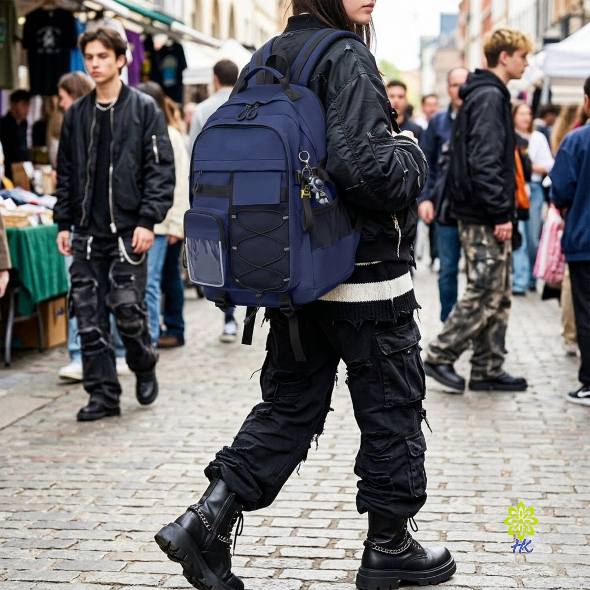 Geräumiger Rucksack für Schule und Reise