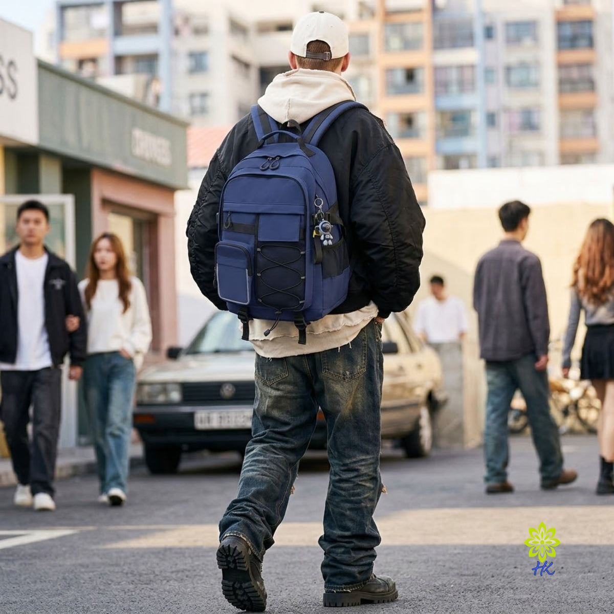 Geräumiger Rucksack für Schule und Reise