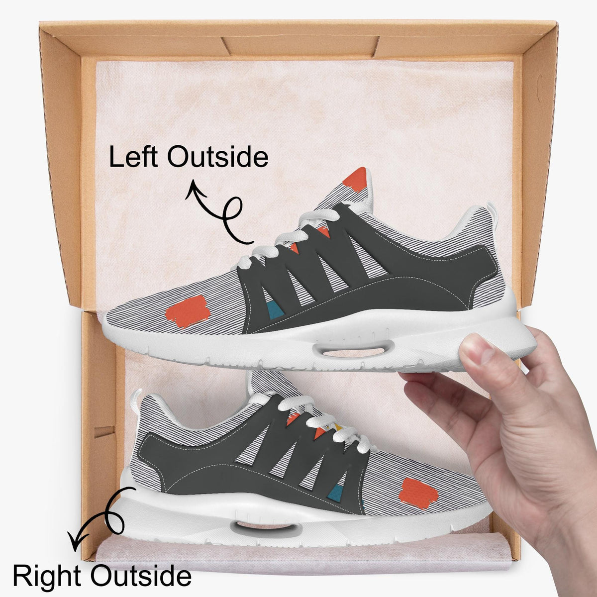 Vista dall'alto delle sneakers unisex grigie a righe gessate su sfondo bianco