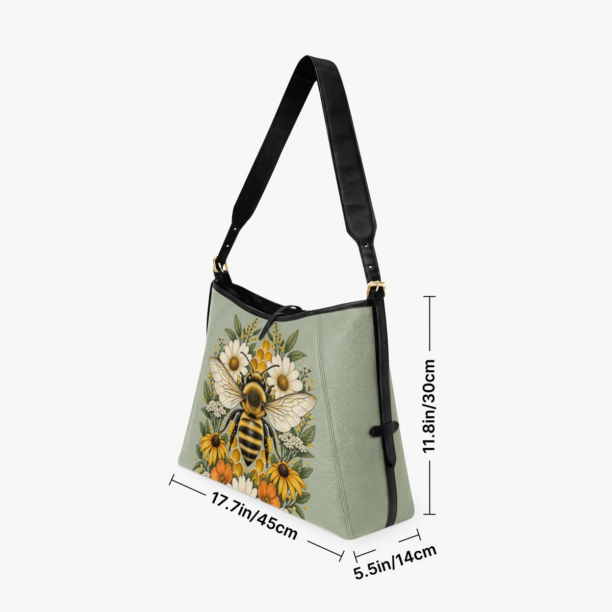 Donna con la borsa tote verde salvia a spalla con un tetto in terracotta alle spalle